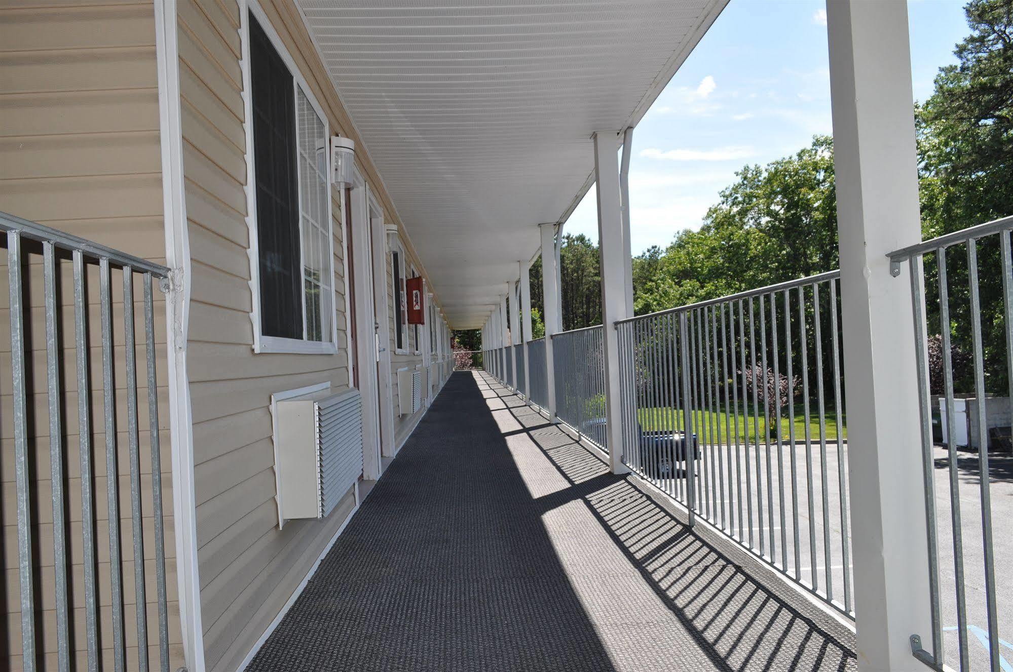 Atrium Inn & Suites Galloway Buitenkant foto