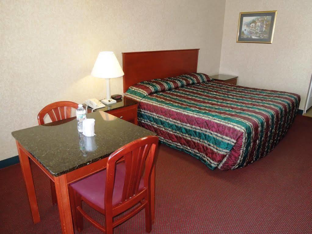 Atrium Inn & Suites Galloway Buitenkant foto
