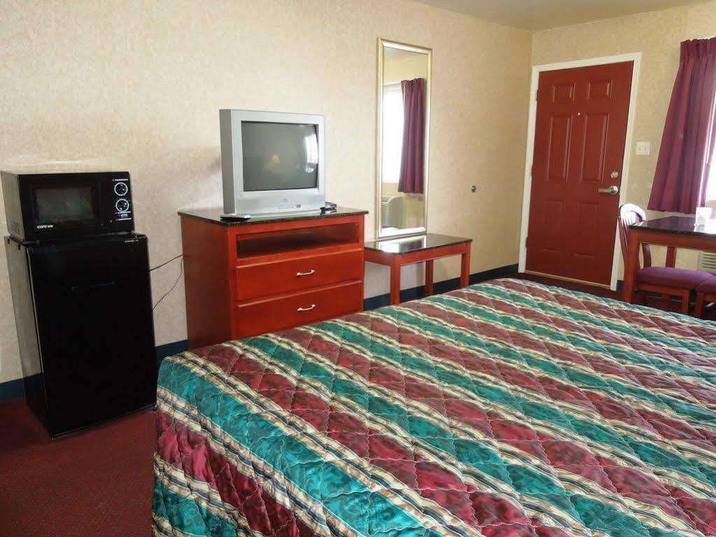 Atrium Inn & Suites Galloway Buitenkant foto