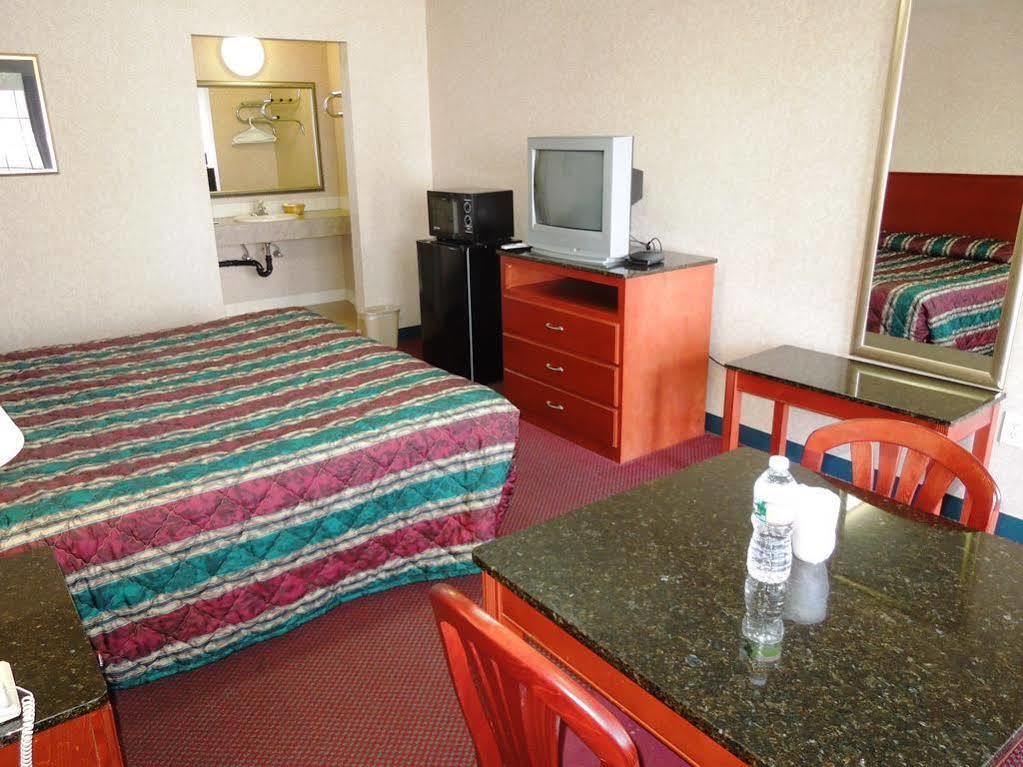 Atrium Inn & Suites Galloway Buitenkant foto