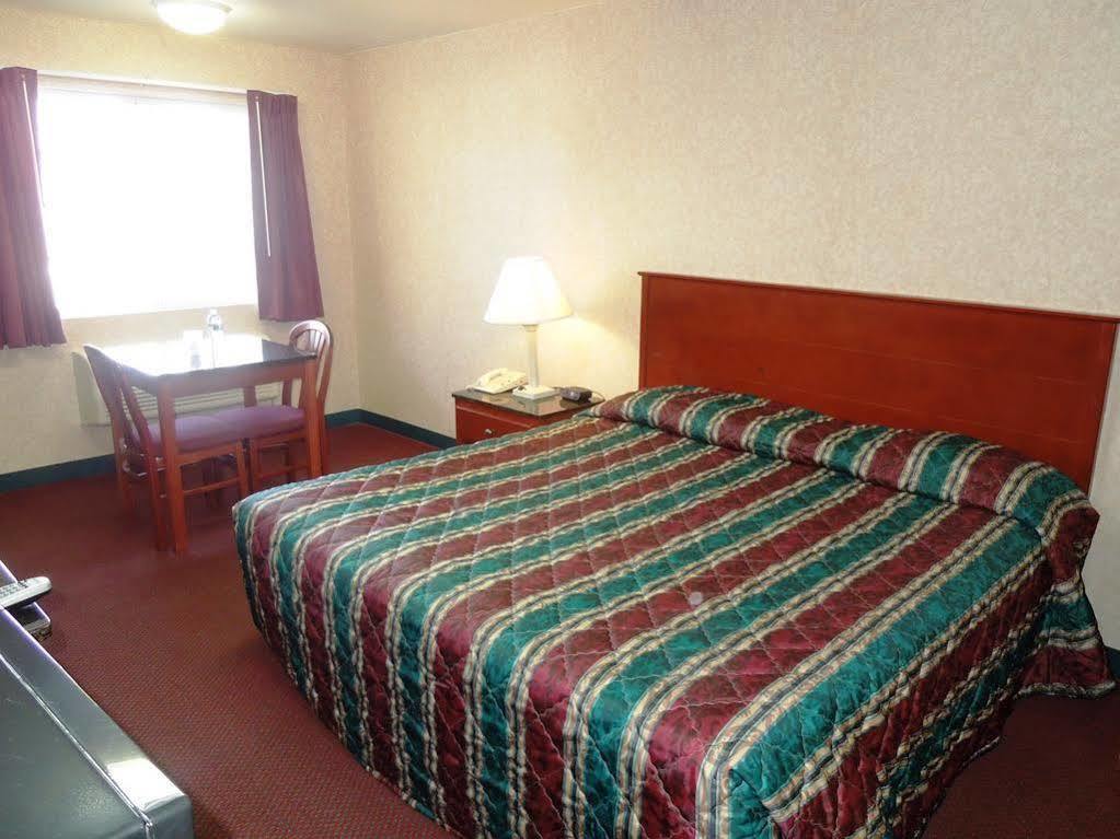 Atrium Inn & Suites Galloway Buitenkant foto