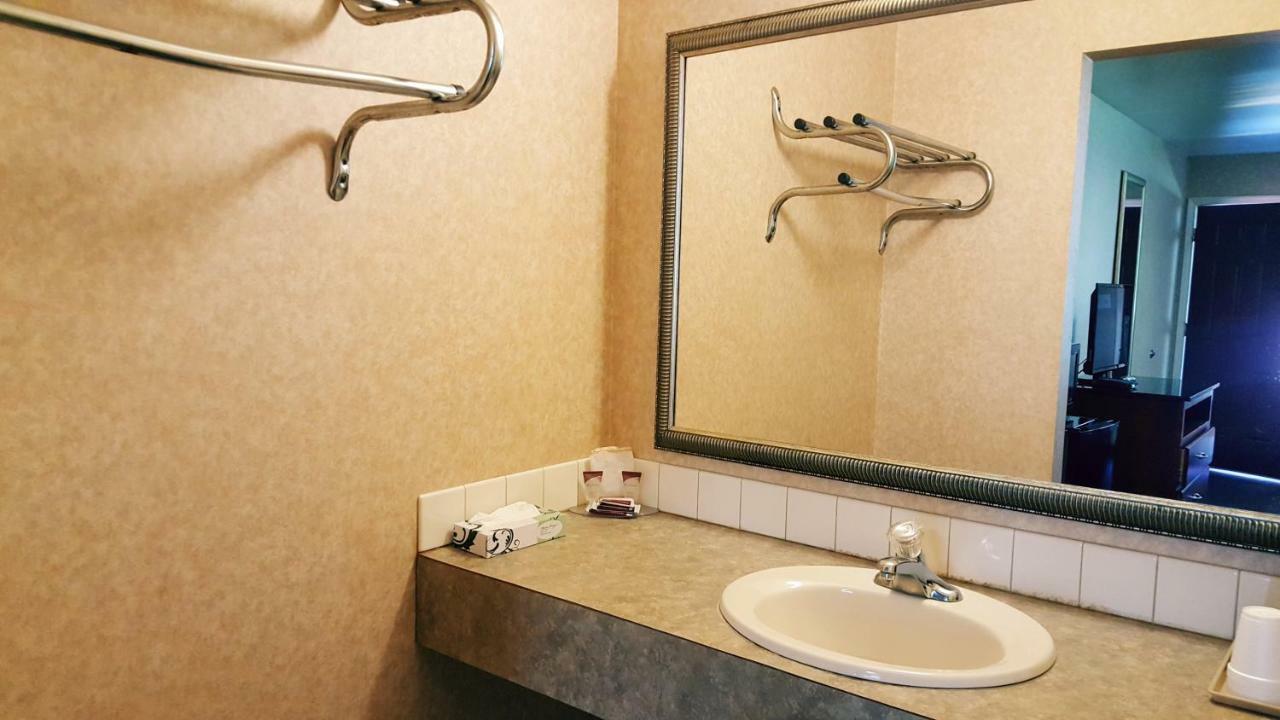 Atrium Inn & Suites Galloway Buitenkant foto