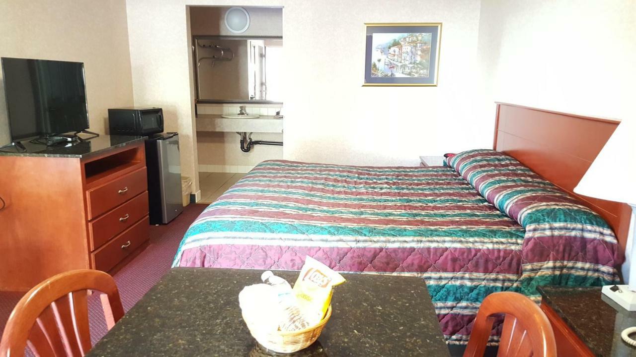 Atrium Inn & Suites Galloway Buitenkant foto