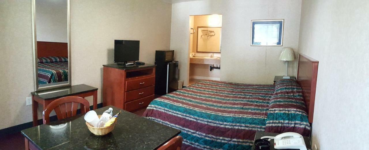 Atrium Inn & Suites Galloway Buitenkant foto